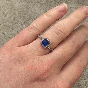 Pandora Sparkling Blue Halo Ring Size 54 EU / 7 US